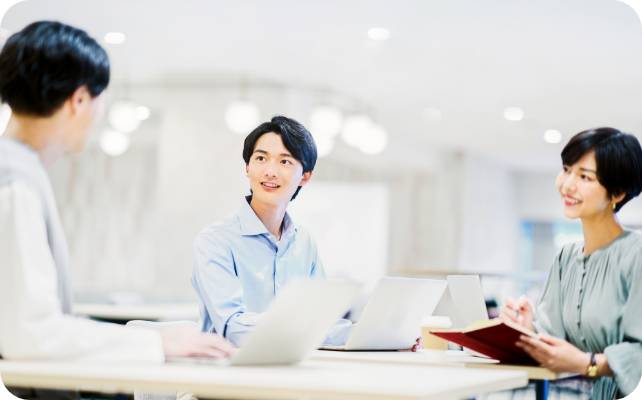 互いに学び合い、成長し合う行動レビュー会